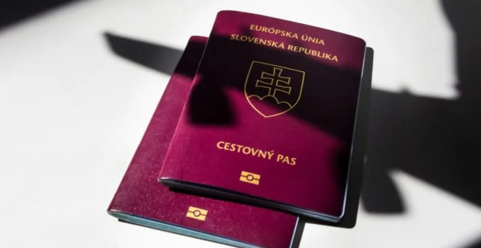 Read more about the article TOTO STE VEDELI? Slováci môžu vlastniť dva platné cestovné pasy, líšia sa platnosťou