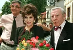Medzinárodný filmový festival ART FILM v Trenčianskych Tepliciach navštívila 26. júna 1996 aj slávna talianska herečka Gina Lollobrigida, na snímke v sprievode Jozefa Krónera (vpravo) a riaditeľa festivalu Petra Hledíka