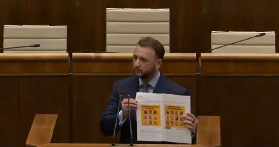 Read more about the article VIDEO Milé Progresívne Slovensko, ste úplne a totálne zmatovičoveli, okomentoval progresívcov Šutaj Eštok