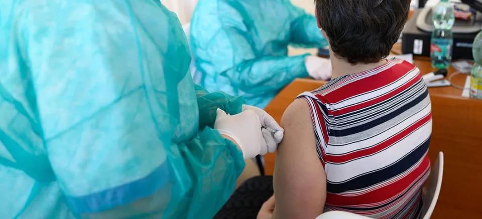 Read more about the article EMA začala zrýchlený proces: Zvažuje, či podávať tretiu dávku vakcíny proti covidu