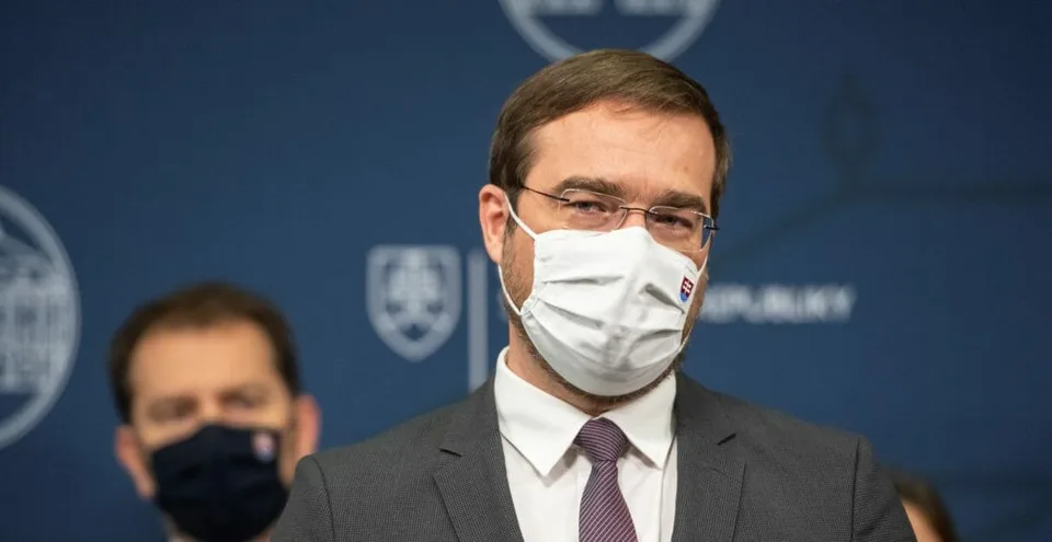 Read more about the article Krajčí si rypol do Lengvarského: Nie som vôbec šťastný, ako sa manažuje tretia vlna!