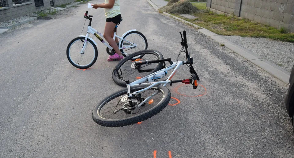 Read more about the article FOTO Cyklistovi skrížilo cestu 7-ročné dievčatko. Mladík sa bude liečiť štyri týždne