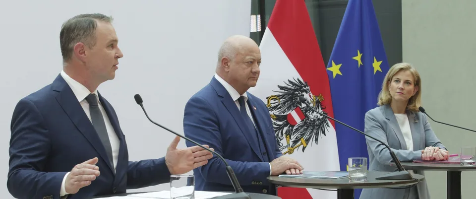 Read more about the article Rakúsko na novú vládu čakalo rekordných 5 mesiacov: Čo prinesie koalícia troch strán?