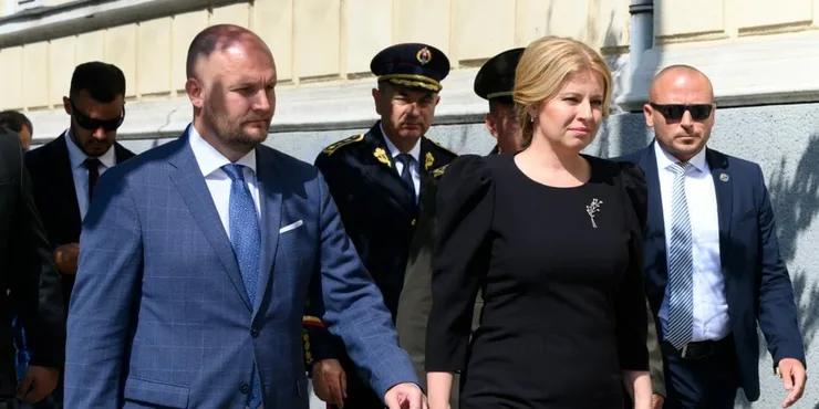 Zuzana Čaputová a vľavo Jaroslav Naď