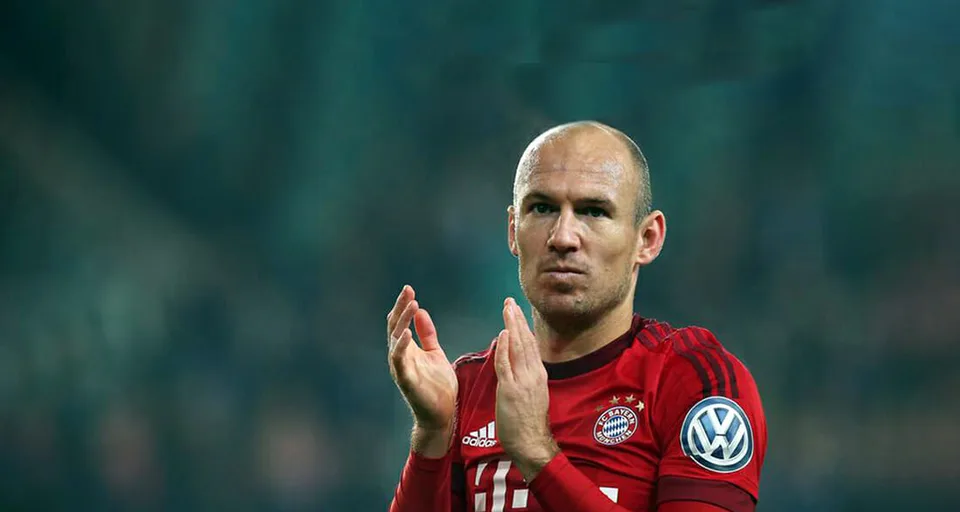 Read more about the article Futbal prišiel o ďalšiu legendu: Arjen Robben ukončil kariéru!