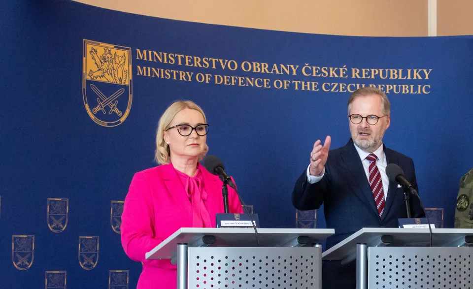 Read more about the article České ministerstvo obrany investuje do budúcnosti: Nákup C-390 na záchranu a prepravu!