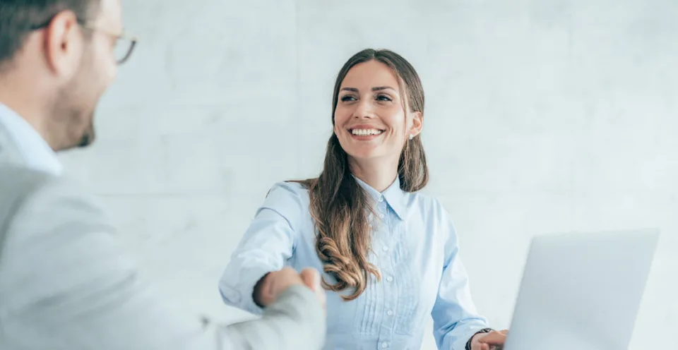 Read more about the article Pracovný pohovor: Čo by si personalista nemal dovoliť? Ako na to reagovať?