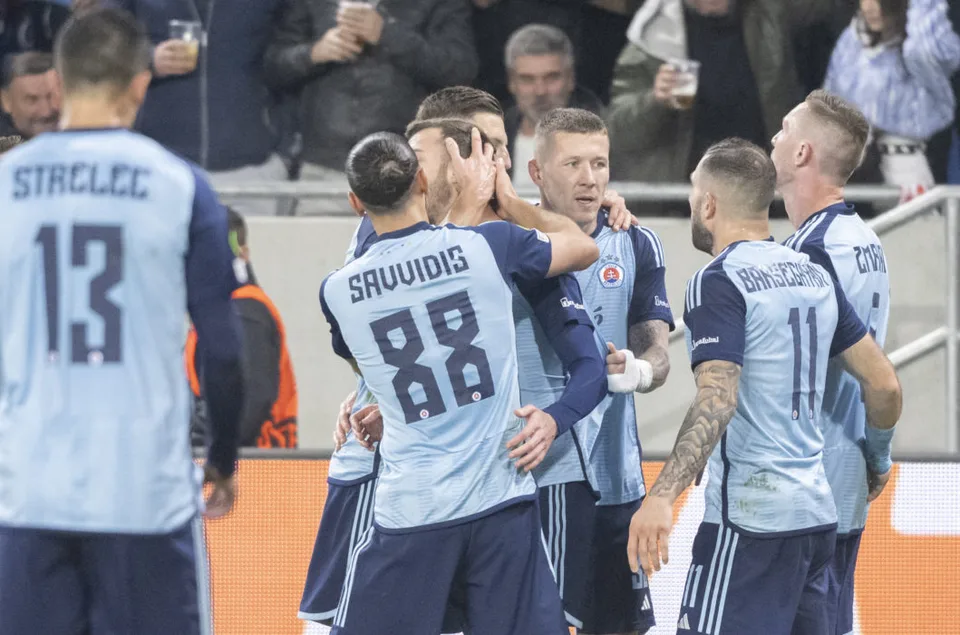 Read more about the article Novým hlavným trénerom Slovana Bratislava je Yaya Touré. Vedenie sa s ním dohodlo na trojročnom kontrakte