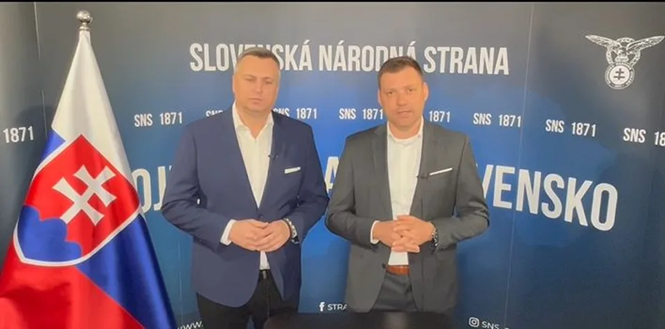 Read more about the article VIDEO SNS podporí matičiarov. Danko a Taraba bojujú o právo na zástavu: Na Devín pôjdeme! Aj s vlajkou