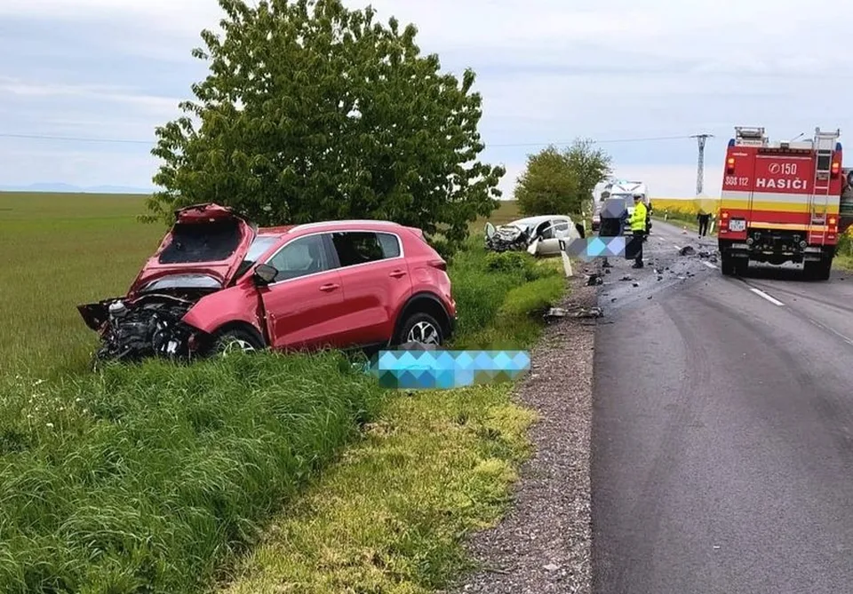 Read more about the article Tragická dopravná nehoda: Pri čelnej zrážke dvoch áut zomreli traja ľudia