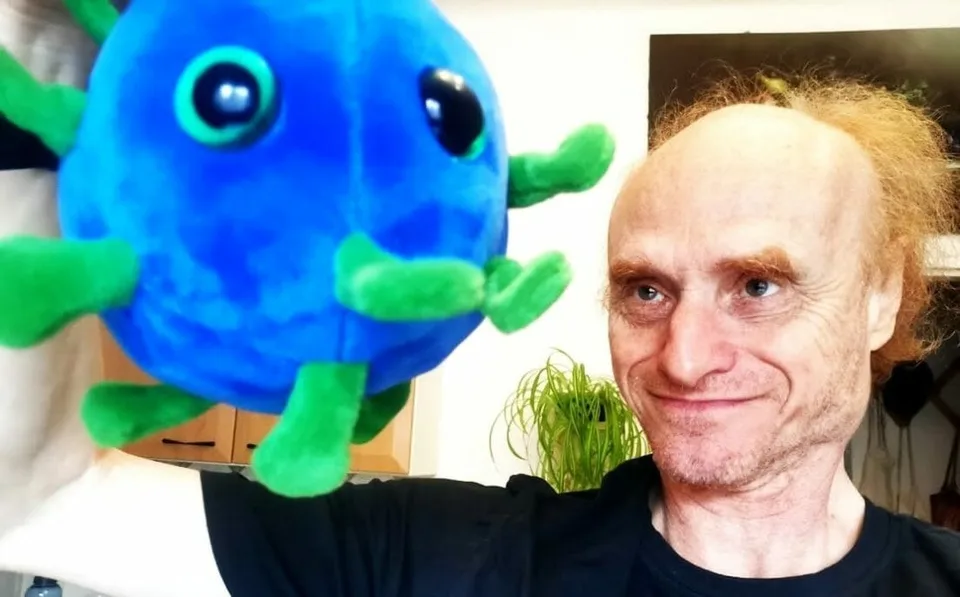 Read more about the article Evolučný biológ má riešenie pre očkovaných aj neočkovaných: Uvidíme, či nebudú prskať ako škrečok!