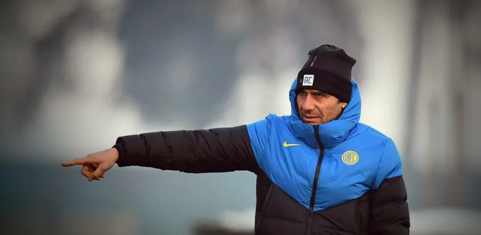 Read more about the article Conte dostal trest! Dištancu a pokute sa nevyhol
