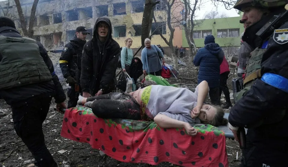 Read more about the article Tehotná žena aj novorodenec zo zničenej pôrodnice v Mariupole zomreli