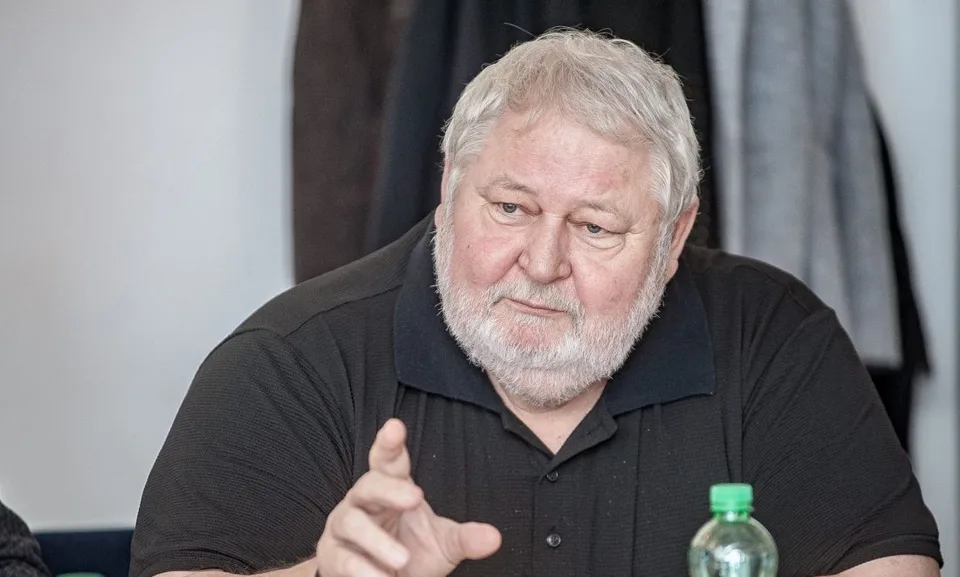 Read more about the article Podnikatelia okolo Sotáka: Prečo majú o Slovensku rozhodovať zahraničné obchodné komory a tretí sektor?