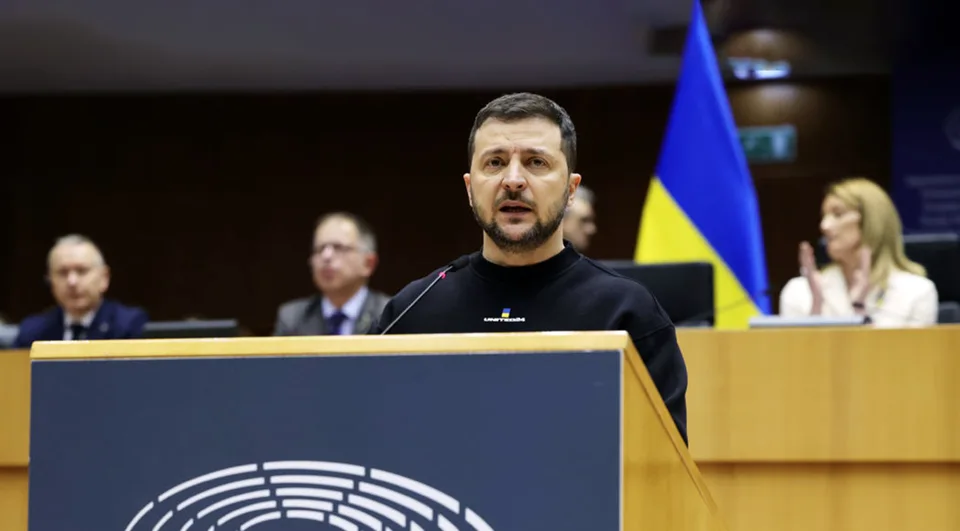 Read more about the article EÚ schválila Ukrajine ďalšie miliardy, a tak Zelenskyj za to všetkým lídrom mohutne ďakuje