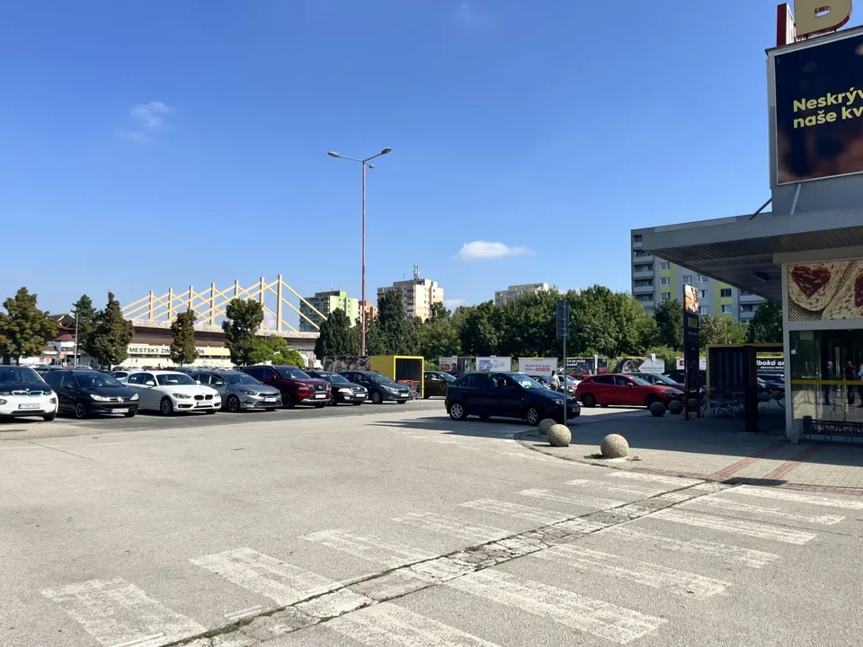Read more about the article Vežiak na Spartakovskej a ostatná realita