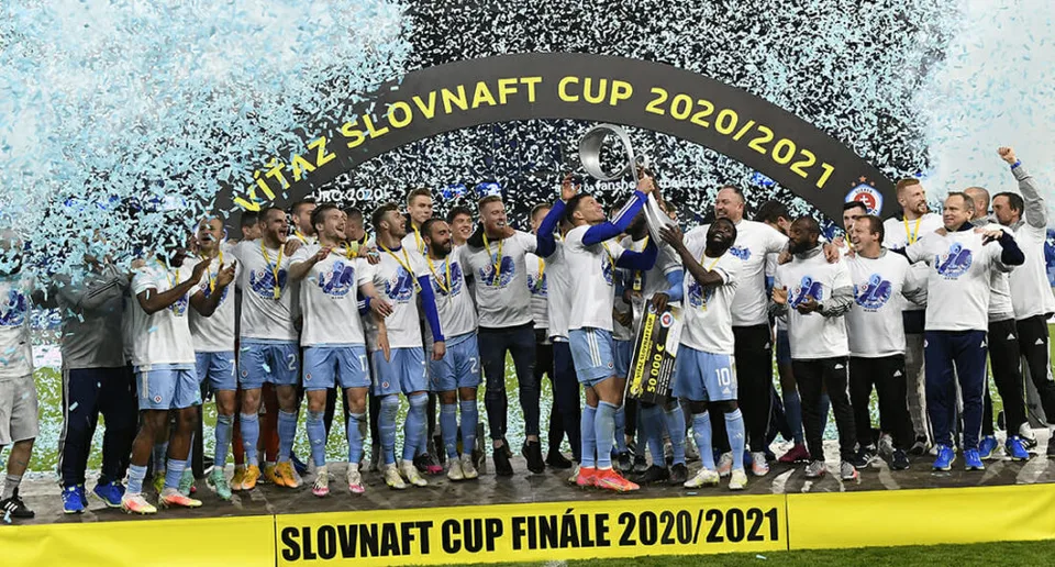 Read more about the article VIDEO: Slovan po dramatickom zápase so Žilinou, obhájil ligový pohár