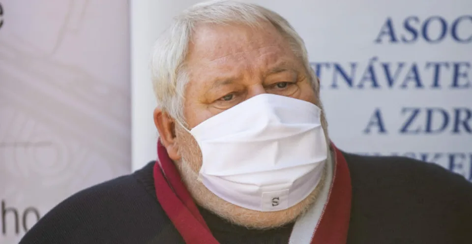 Read more about the article Soták: Máme len poslúchať! Testovanie vo väčších firmách dvakrát týždenne nie je reálne