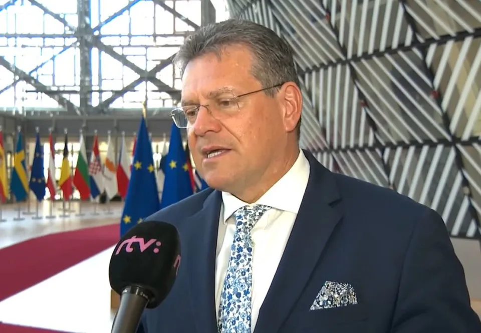 Read more about the article Brusel: Pellegrini podporí opätovnú nomináciu Šefčoviča na eurokomisára