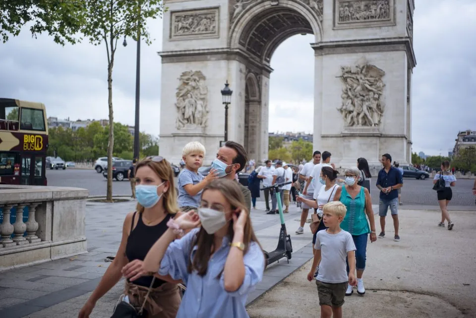 Read more about the article Paríž v pozore! Evakuovali okolie Víťazného oblúka, hlásili bombu