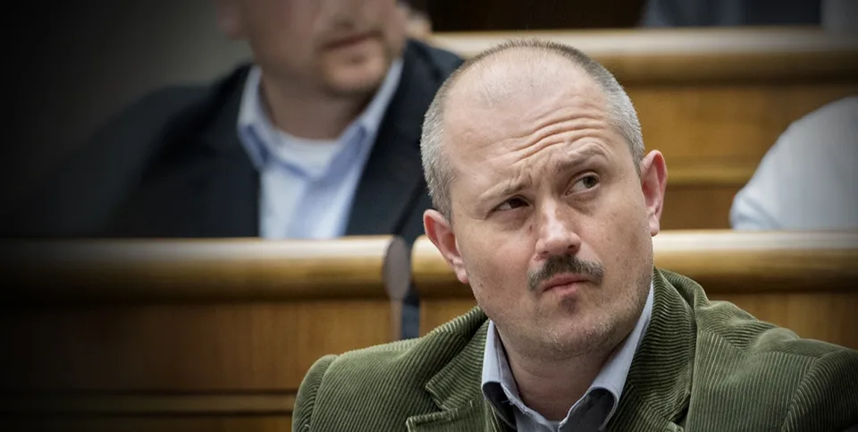 Read more about the article Kotleba si po rozsudku vylial srdce: Naložil svojím bývalým straníckym kolegom!