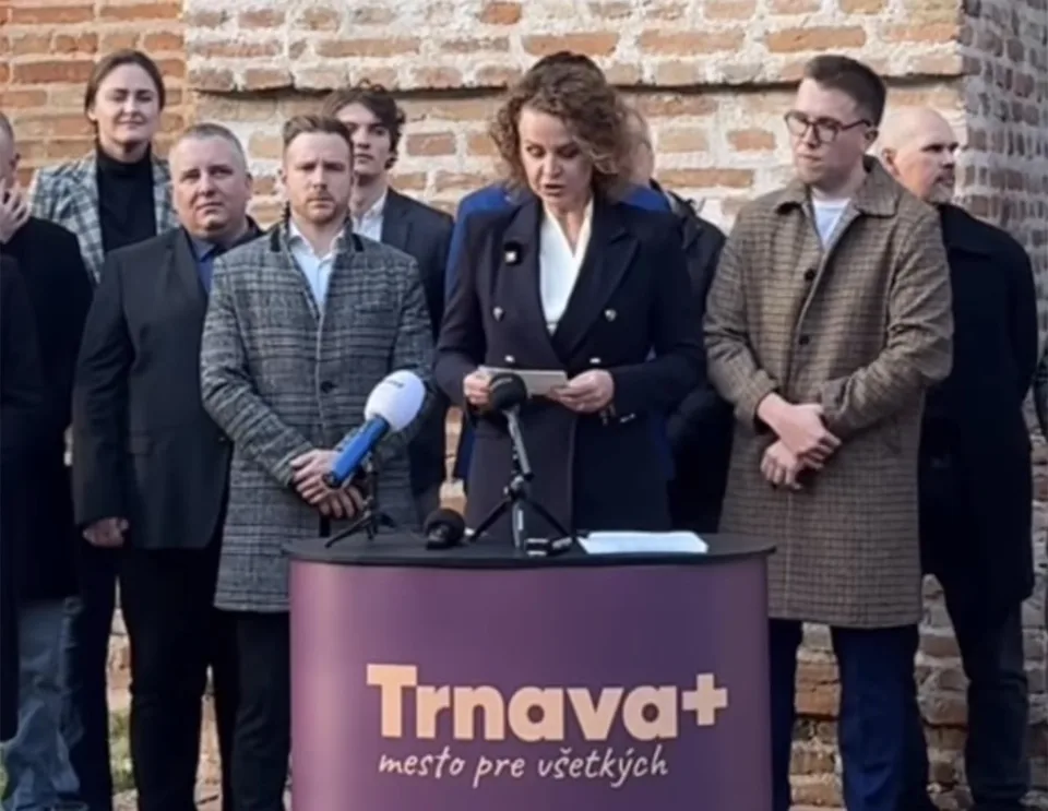 Read more about the article Primátorské kreslo láka ďalšiu ženu. Andrea Čajková je známa z univerzitného prostredia