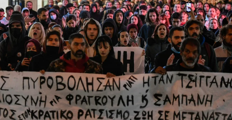 Read more about the article Gréckym Solúnom otriasajú nepokoje: Vyvolalo ich postrelenie rómskeho tínedžera!