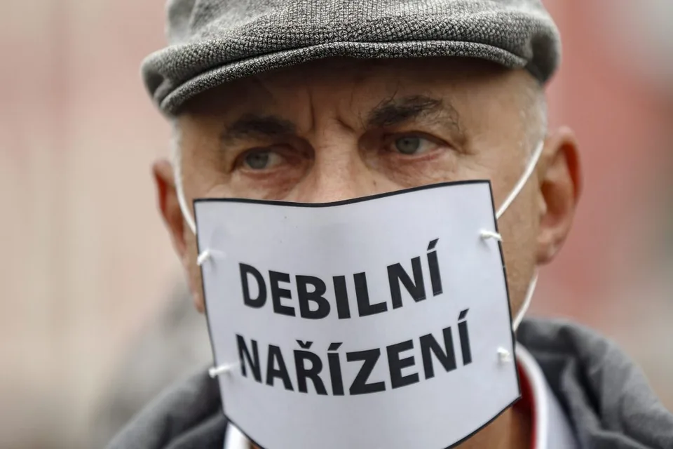 Read more about the article Pražský súd zrušil opatrenie ministerstva o rúškach