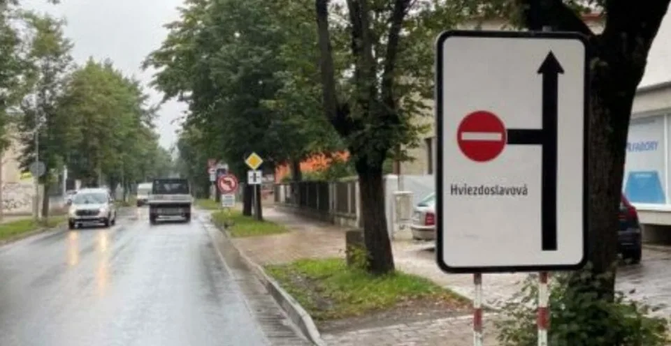 You are currently viewing Polícia upozorňuje na dopravné obmedzenie v Poprade