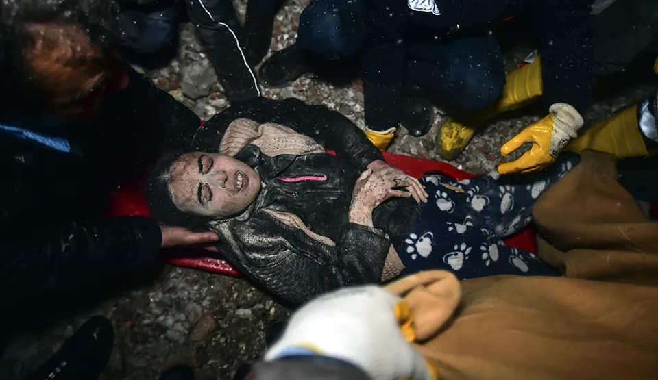 Read more about the article Dramatická situácia po zemetrasení v Turecku: Erdogan vyhlásil stav núdze!