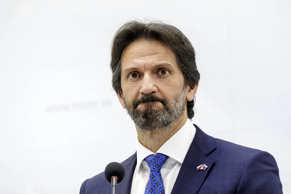 Read more about the article Kukurica je hotová. Kaliňák prezradil kedy sa bude rezort obrany sťahovať