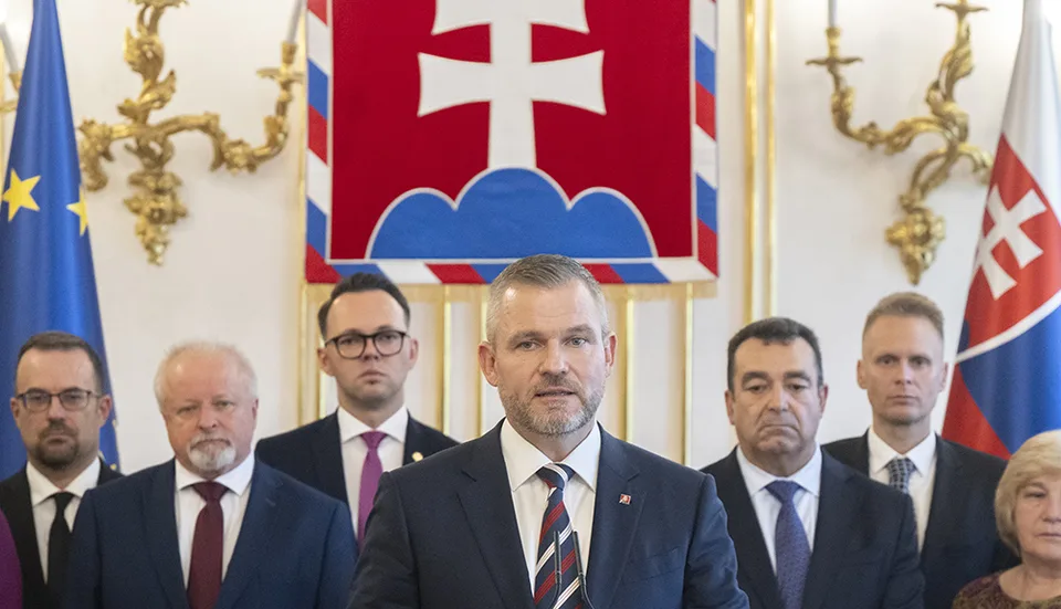 Read more about the article Pellegrini vyzýva Ficovu vládu:  Musíte rokovať so zdravotníkmi! Až potom podpíšem konsolidačný balík