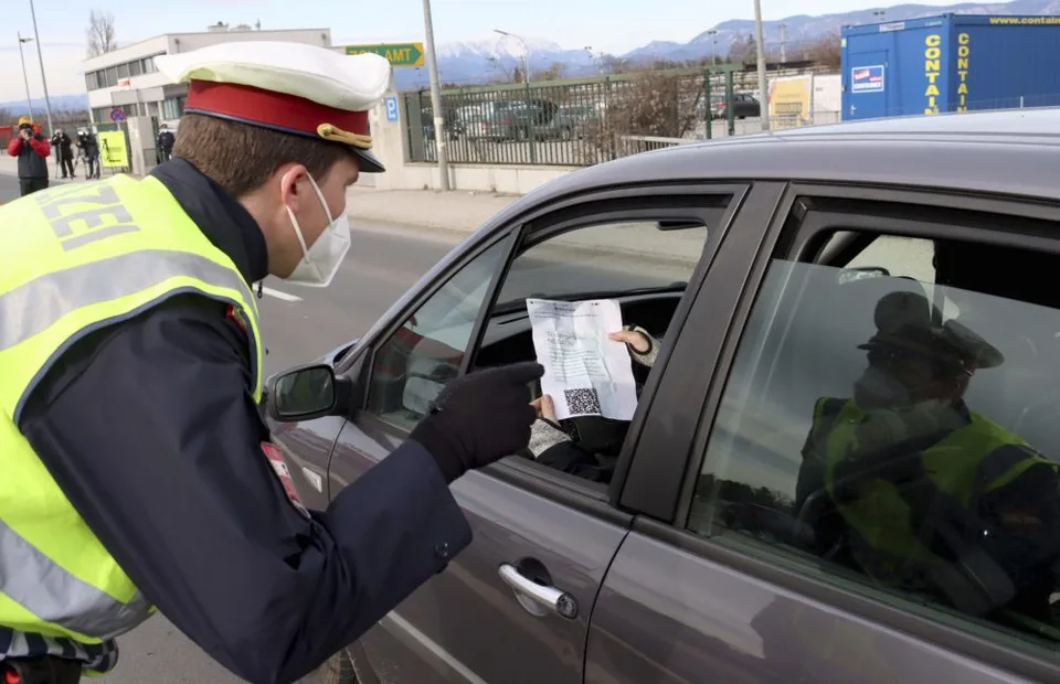 Read more about the article Rakúska vláda nerozhodla o znovuotvorení reštaurácií