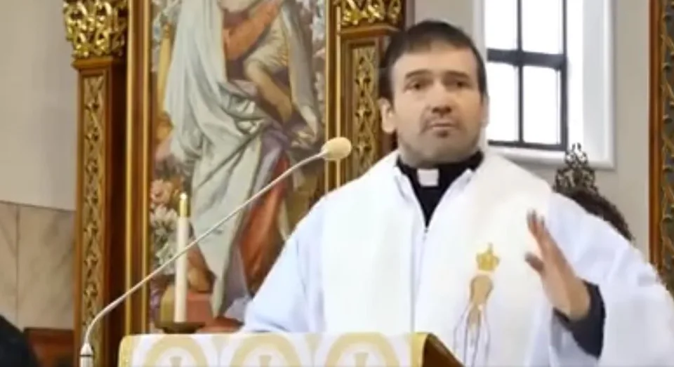 Read more about the article VIDEO Nebudem voliť Korčoka! Nebudem! Odkazuje veriacej aj neveriacej verejnosti jasne otec Marián Kuffa