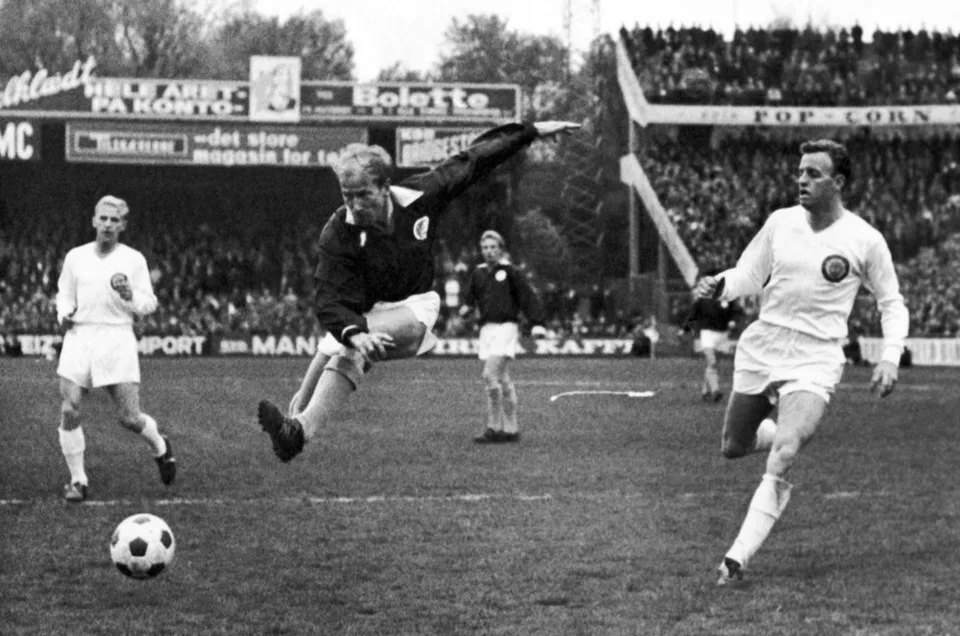Read more about the article Legendárny Bobby Charlton zomrel vo veku 86 rokov