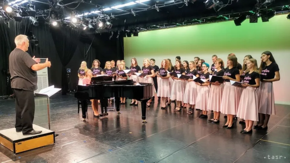 Read more about the article Cantica nova jubiluje, dirigent Gabriel Kalapoš odovzdáva žezlo