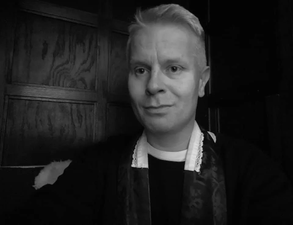 Read more about the article Naď a Černochová nie sú svetoví. Píše v statuse kňaz a publicista Karol Lovaš