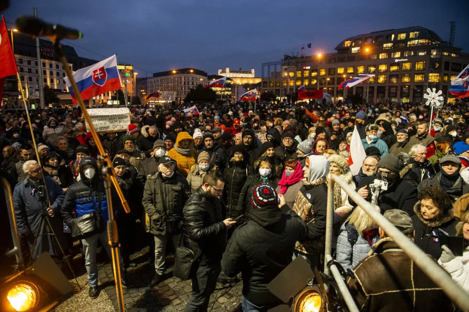 Read more about the article VIDEO PROTEST pred Prezidentským palácom: Slovensko musí byť pripravené na povstanie občanov