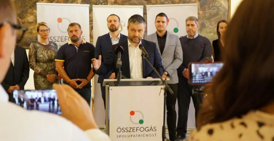 Read more about the article Maďari sú už “v kope”: Hnutie Spolupatričnosť odsúhlasilo fúziu s SMK a Most-Híd