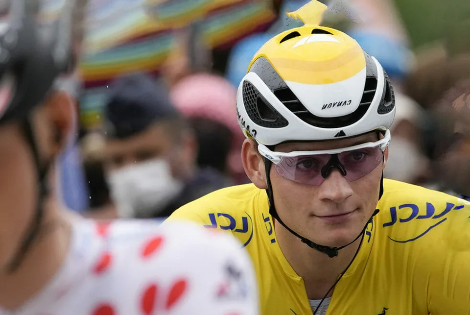 Read more about the article Veľké manévre na Tour de France: Z pretekov odstúpil ašpirant na víťaza!