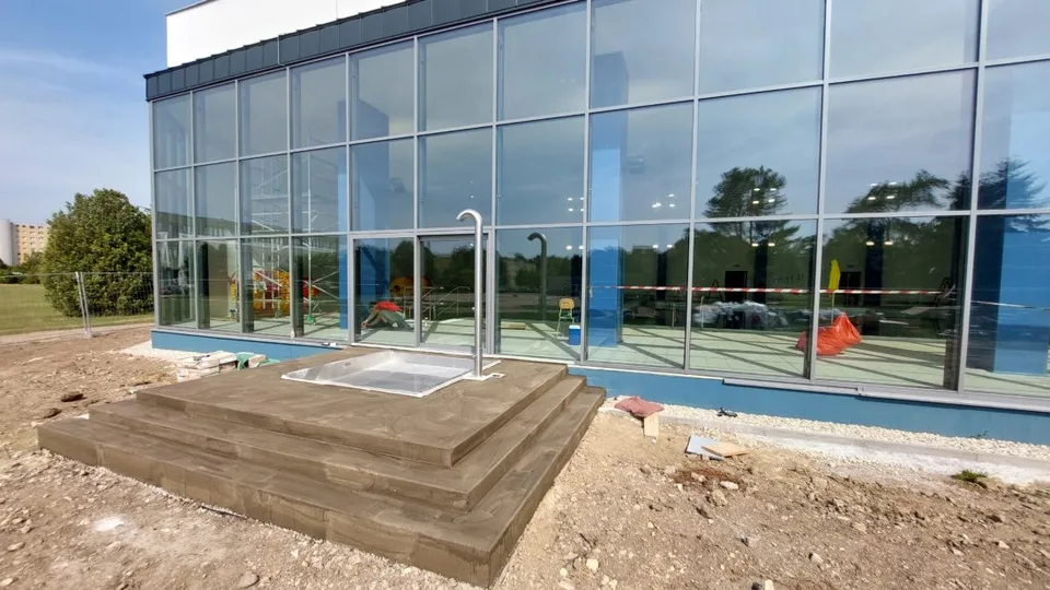 Read more about the article Bazén na Materiálovo technologickej fakulte STU je zrekonštruovaný. Kedy bude v prevádzke?Kde si môžu aktuálne Trnavčania zaplávať?