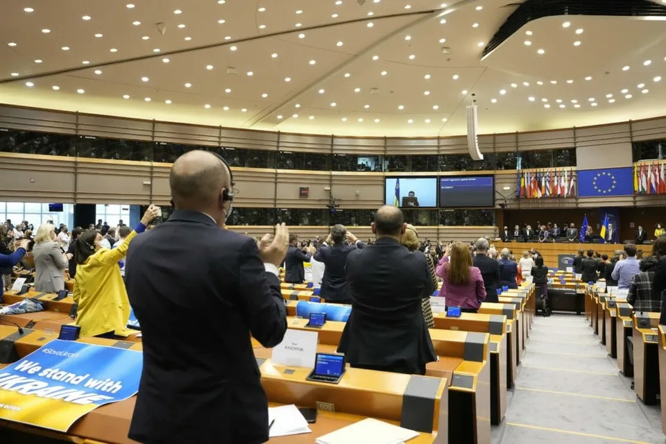 Read more about the article Európskym parlamentom prešlo uznesenie, že trans ženy sú skutočné ženy. A nielen to!