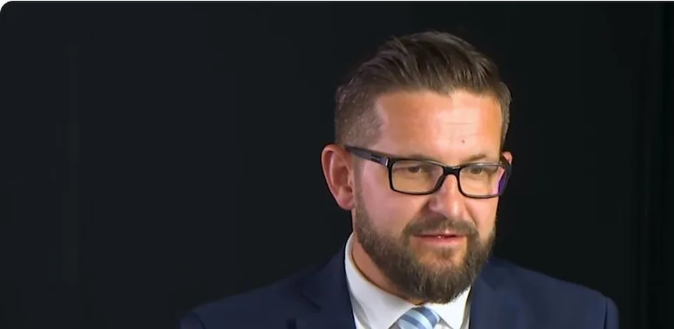 Read more about the article VIDEO Lenč pre eReport: Ľudia dali naposledy moc niekomu, kto nebol schopný zlepšiť Slovensko!
