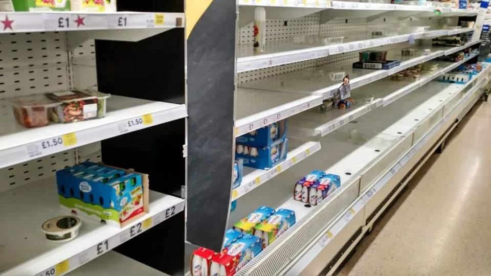 Read more about the article Vážne varovanie: V Británii môžu po brexite chýbať potraviny, v skladoch nie je miesto!