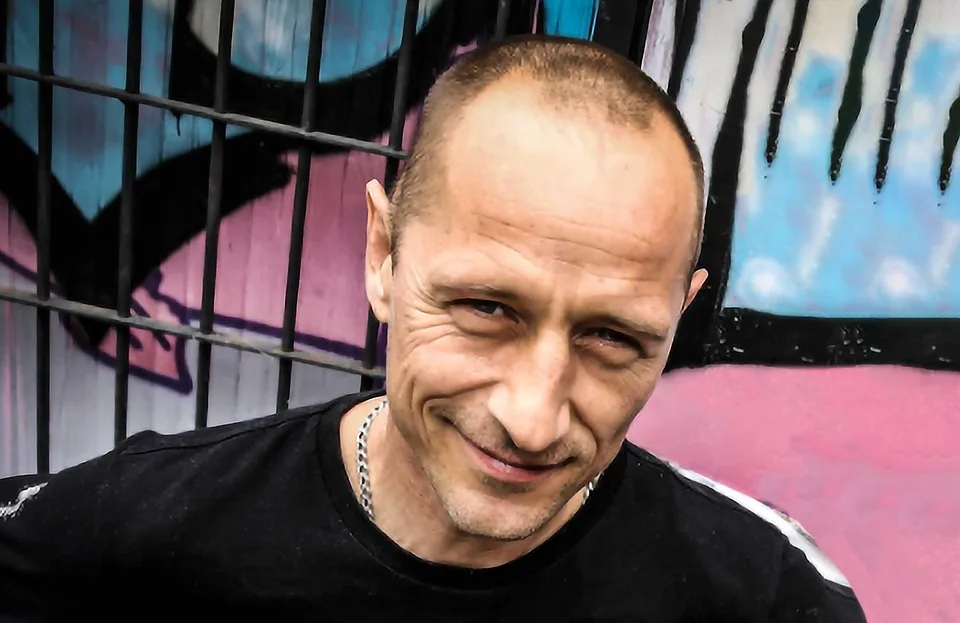 Read more about the article Expartner Dary Rolins pracuje s motorovou pílou: Musím z niečoho žiť