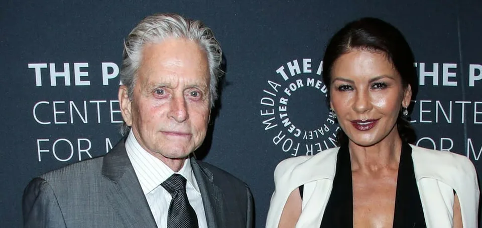 Read more about the article Michael Douglas a Catherine Zeta-Jonesová sa zbavujú majetku: Problémy v raji?