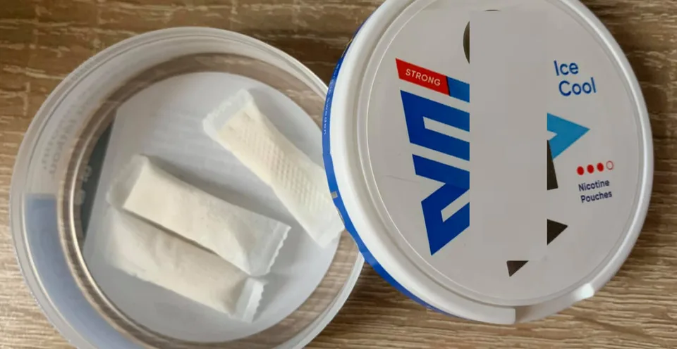 Read more about the article Pozor! Už platí zákaz pre nikotínové vrecúška. Týka sa nedospelých občanov