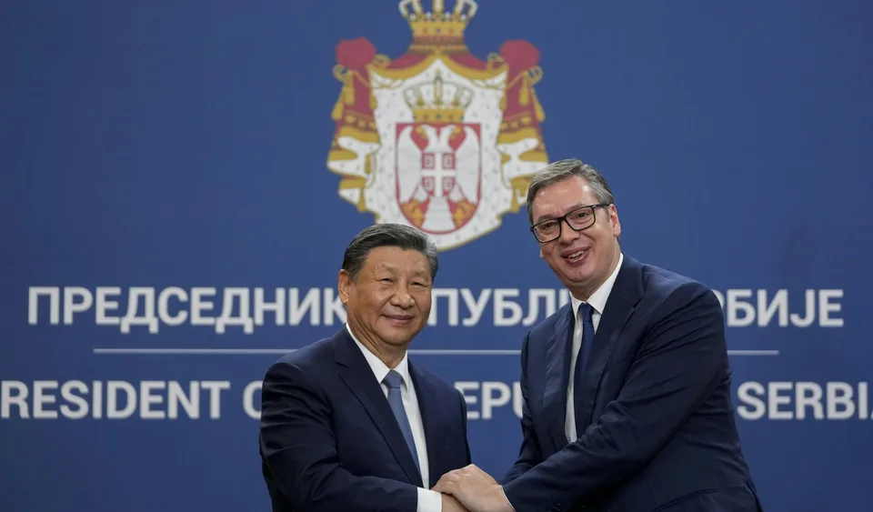 Read more about the article Neochvejné partnerstvo a dohoda o ekonomickej spolupráci. Stretnutie Si Ťin-pchinga s Vučičom veľa napovedalo