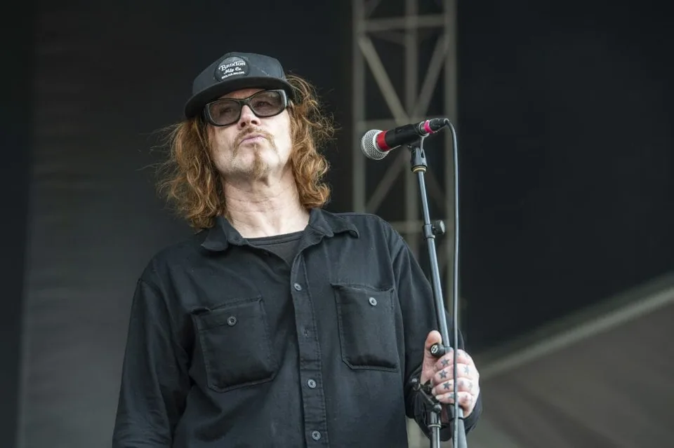 Read more about the article Spolupracoval s  Cobainom, PJ Harveyovou či Mobym. Zomrel americký spevák Lanegan (†57)