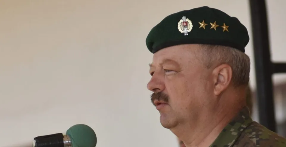 Read more about the article Generál Macko má čitateľov eReportu za fašistov: Málokedy čítajú okrem titulku aj obsah